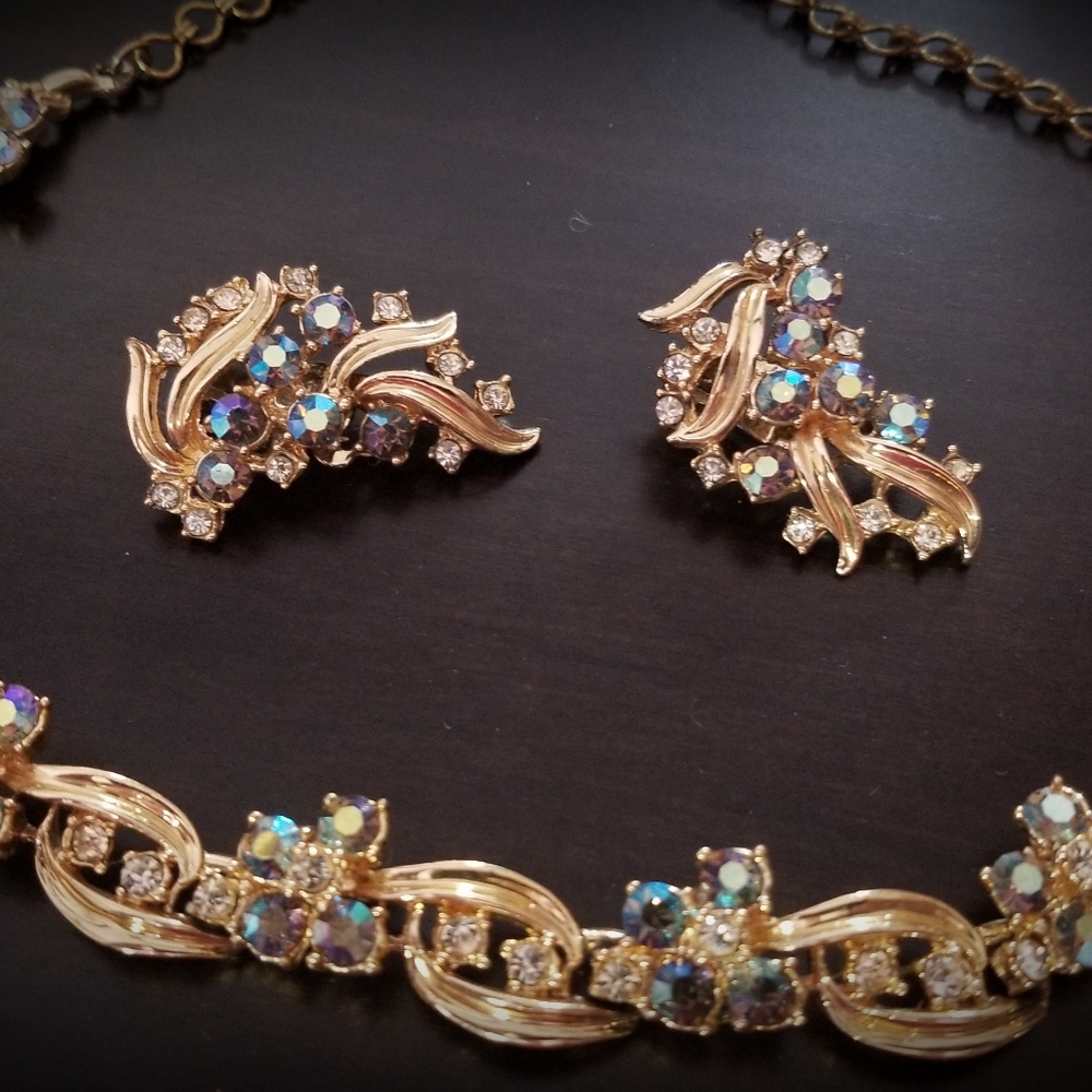 Vintage Necklace Set - Picture 5 of 5